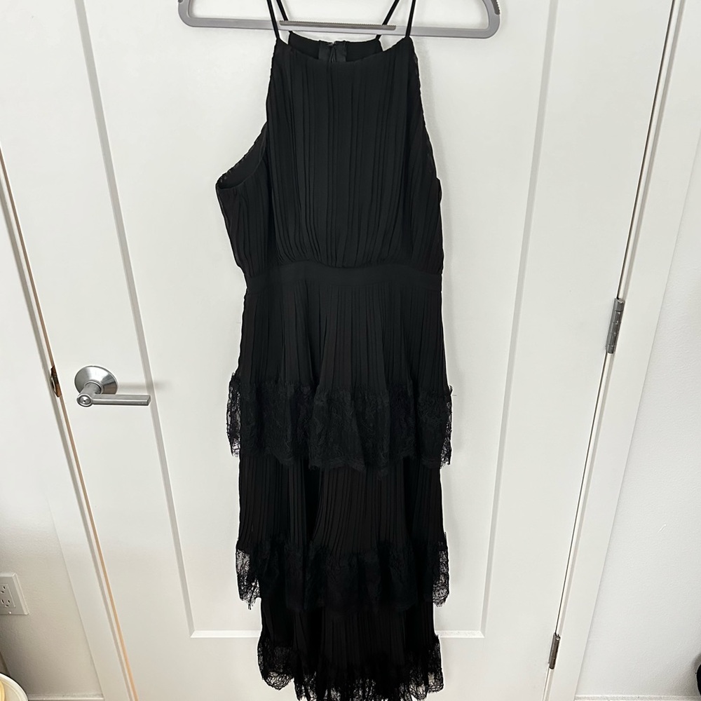 DONATING JAN 1- Lulus tiered lace dress